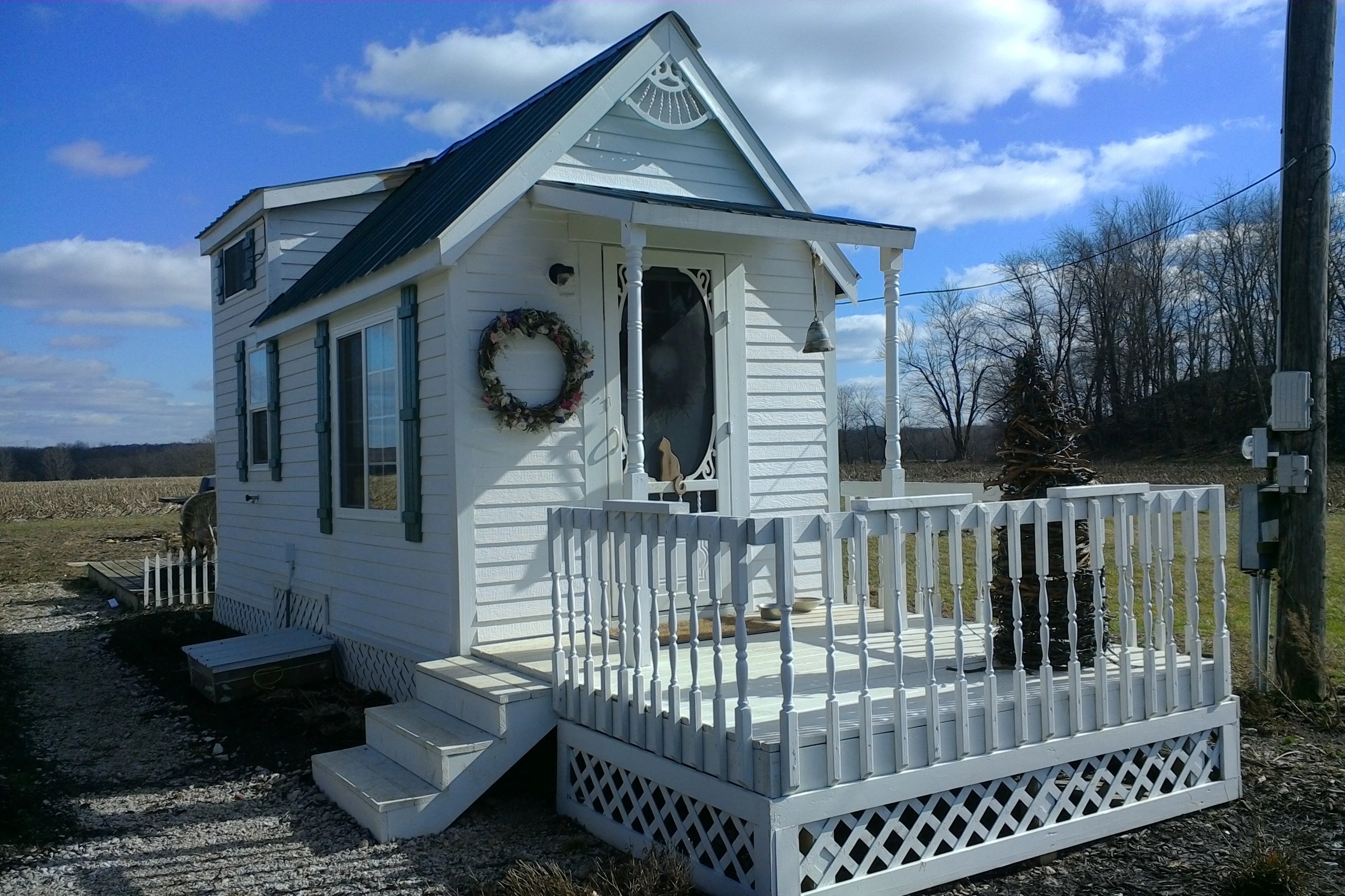 Cabins for sale in gatlinburg are among the top choices for people that are looking to invest in an overnight rental cabin or to just enjoy themselves in the smokies in their own vacation log home. Michelle's Pawsitively Tiny House: More Pictures!