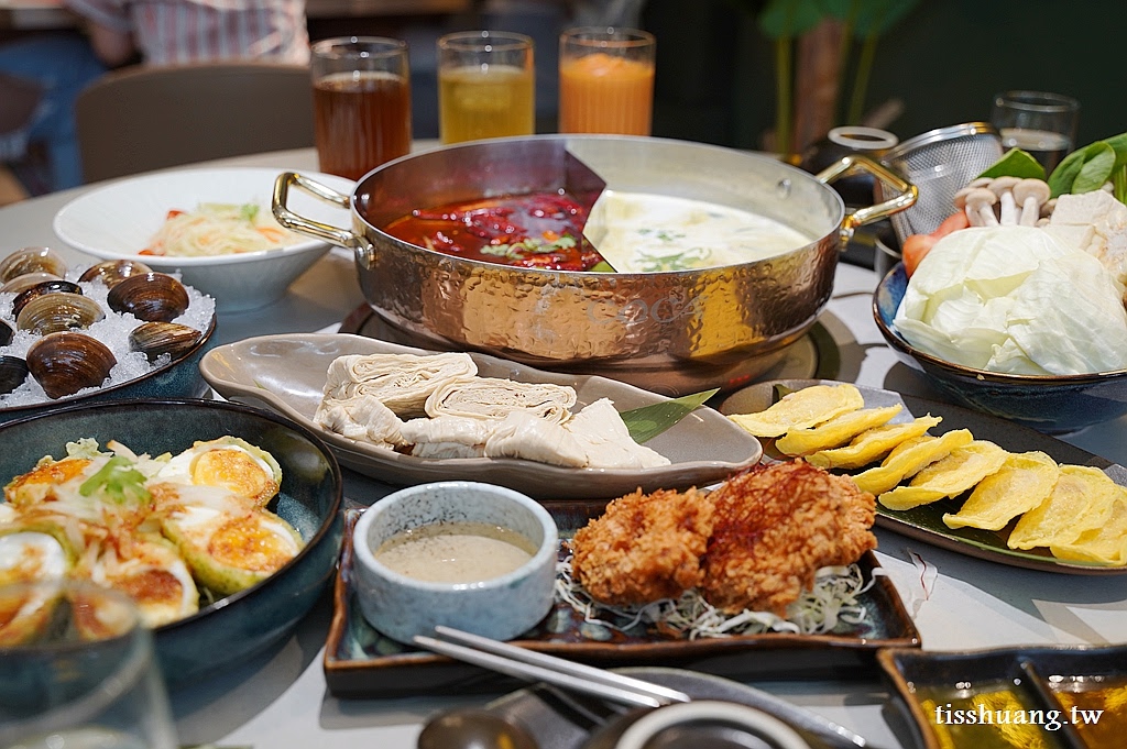 COCA泰式海鮮火鍋 ‧ 泰式料理｜東區最強泰式火鍋｜喝過最美味的泰式湯頭｜夏天也能吃火鍋｜捷運忠孝敦化站美食