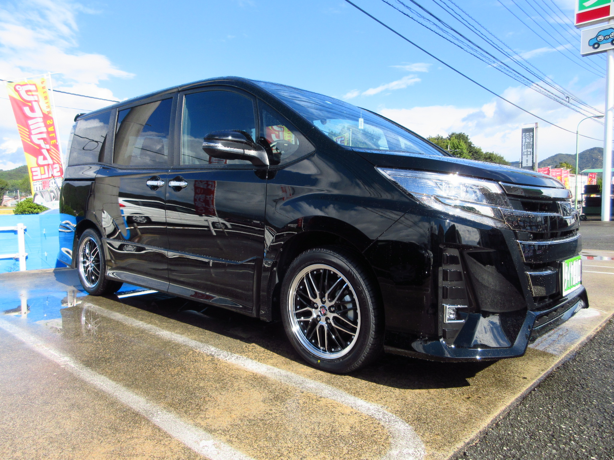 ノアにシュタイナーｌｍｘ取り付けました 山口でタイヤのことならタイヤ館山口