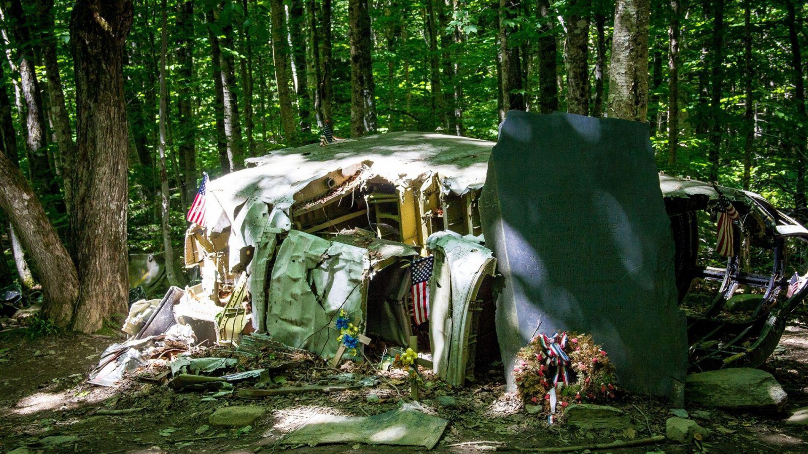 Pet friendly lake view retreat. B-52 Crash Site Â« Tomhegan Wilderness Cabins - Moosehead