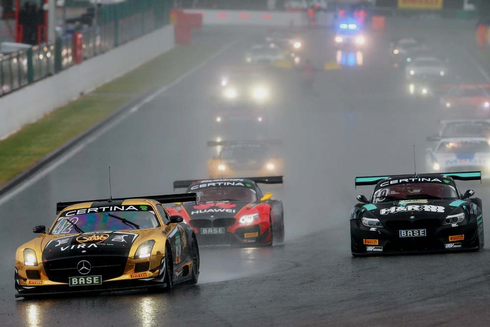 Proczyk/Schneider vor Baumann Klingmann und Hürtgen/Alzen © ADAC Motorsport