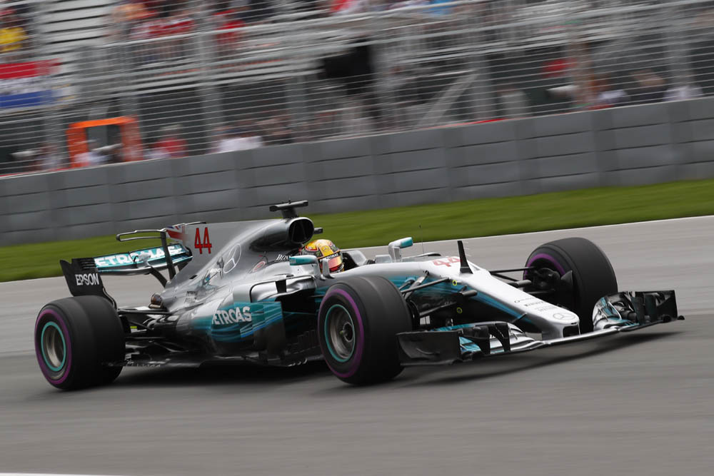 Lewis Hamilton auf dem Weg zur Poleposition © Daimler AG