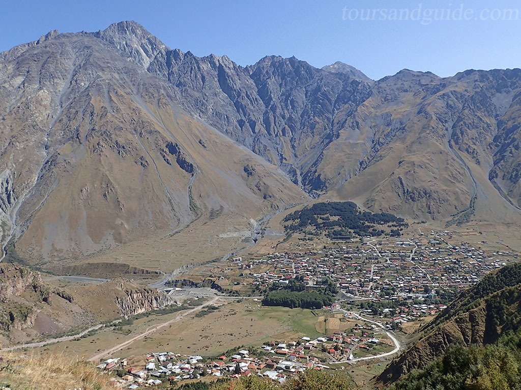 Кроме того, дорога из тбилиси в казбеги также заслуживает внимания. Ekskursiya V Kazbegi Otchet O Puteshestvii Ot Sergeya Russkij Gid V Kuala Lumpure