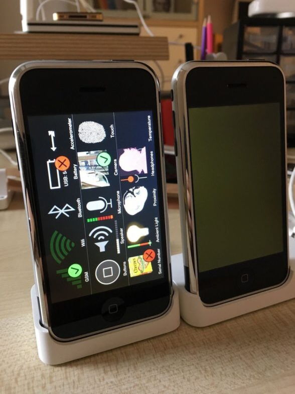 Quelqu’un a mis vente sur eBay un prototype d’iPhone de 2006 — et les  enchères ont dépassé les 13.000$