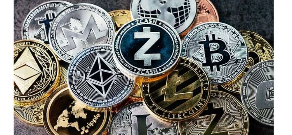 The indian government is reportedly going to introduce a new bill to regulate cryptocurrencies in the country come february. Indian Govt Can Ban All Private Cryptocurrencies Launch Its Own Digital Currency Trak In Indian Business Of Tech Mobile Startups