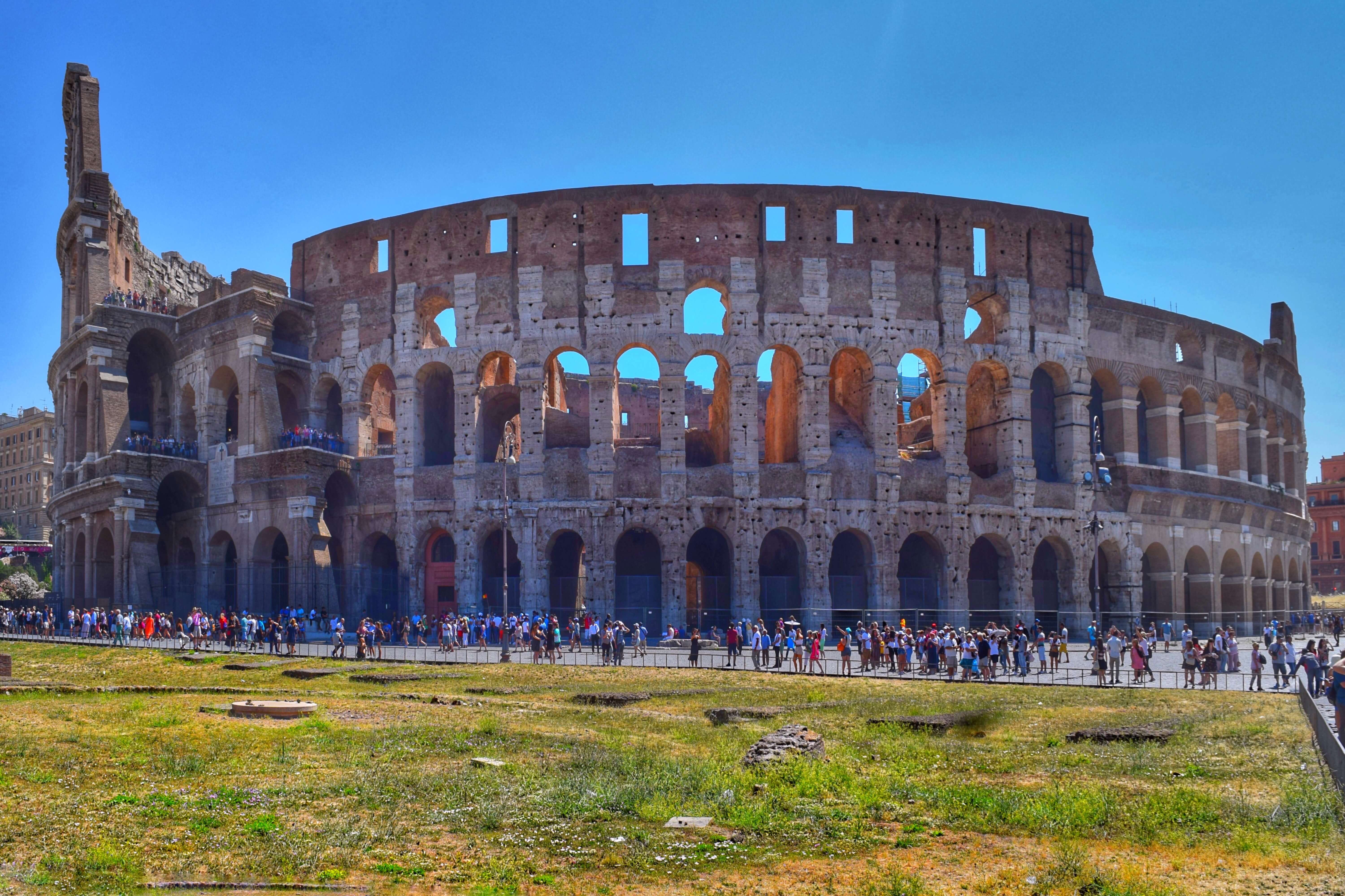 10 Rome Bucket List Activities for First Timers 7 The Colosseum in Rome on a sunny day. Rome bucket list. ©Jenna Lee