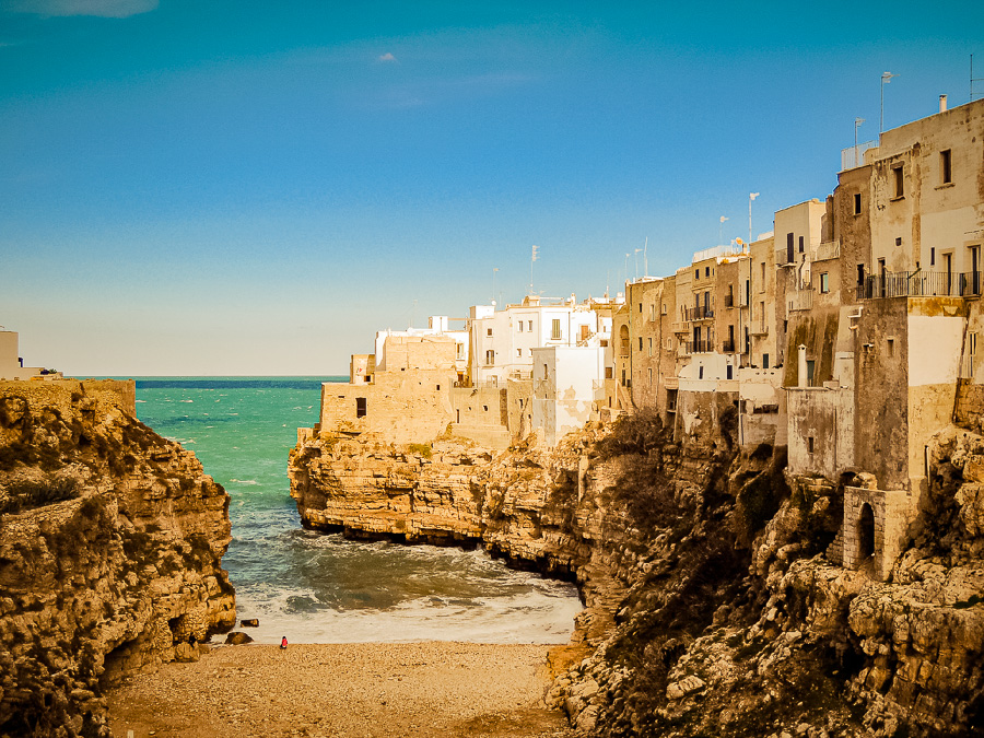 Polignano a mare, vigilia di natale. Il Mare D Inverno A Polignano Non E Un Film In Bianco E Nero Visto Alla Tv Treeaveller