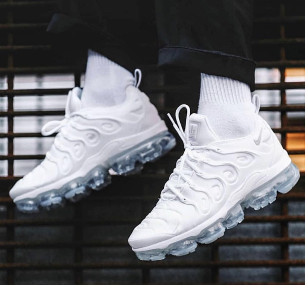 NIKE AIR VAPORMAX PLUS WHITE & PURE PLATINUM 924453100 True Looks