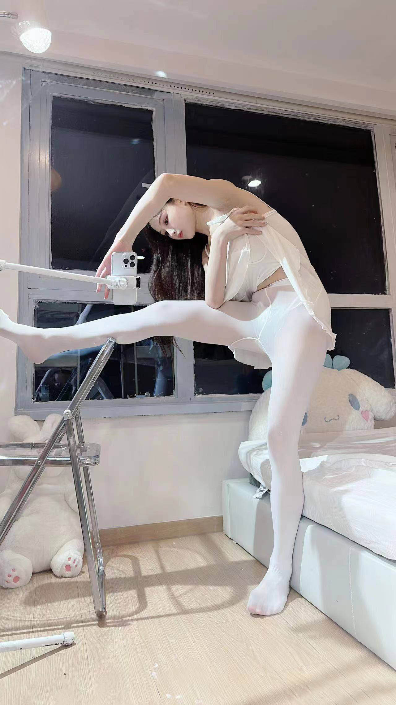 小萌子-微密圈写真合集 9套【212P】【618MB百度云】