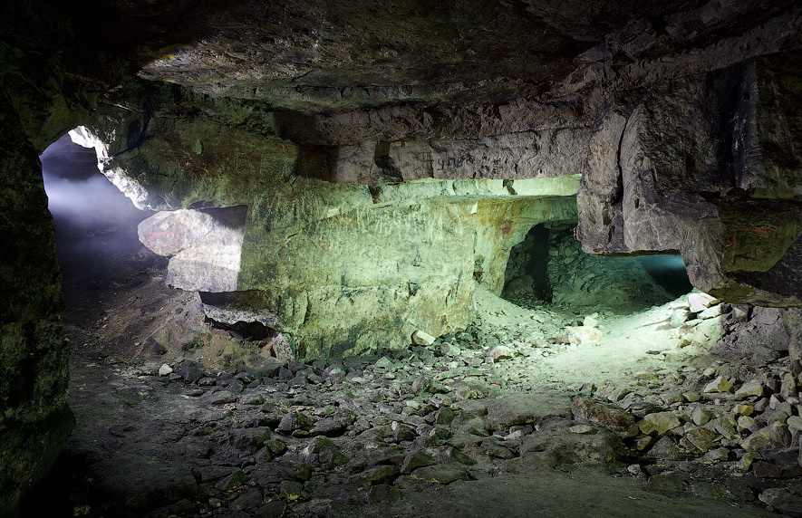 Группа туристов с восемью детьми, пропавшая в подмосковных пещерах сьяны во время экскурсии, нашлась. Ekskursiya Ekskursiya V Syanovskie Kamenolomni Syany Nu I Tur