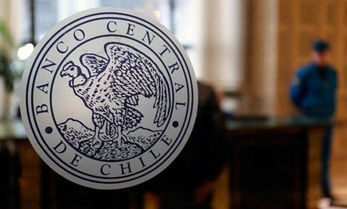 Banco Central de Chile mantiene tasa clave en 4,5% pese a crisis global y caída económica local Banco Central de Chile mantiene tasa clave en 4,5% pese a crisis global y caída económica local