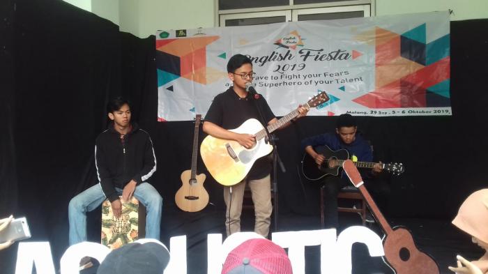 PANGGUNG SEDERHANA AKUSTIK PEMBUKA EF