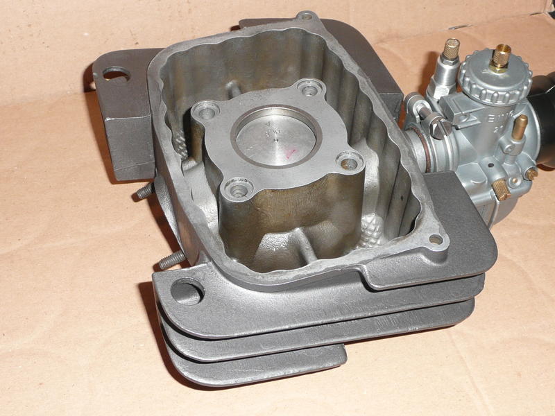 Lack mit der schaumrolle auftragen, vorher gründlich mit salmiakgeist abwaschen. Neuaufbau Sachs 50 SWD - Forum der Hercules-IG e.V.