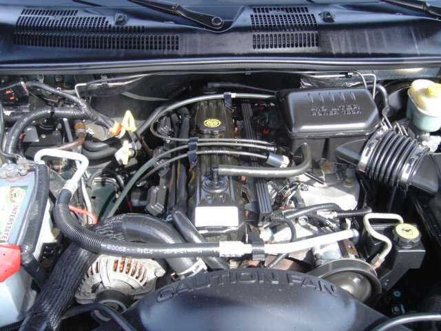Compare the jeep commander, base v6 rwd, and nissan pathfinder side by side to see differences in performance, pricing, features and more File 2002 Jeep G Cherokee Engine Jpg Wikimedia Commons