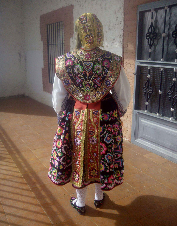 Archivo Traje Png Wikipedia La Enciclopedia Libre