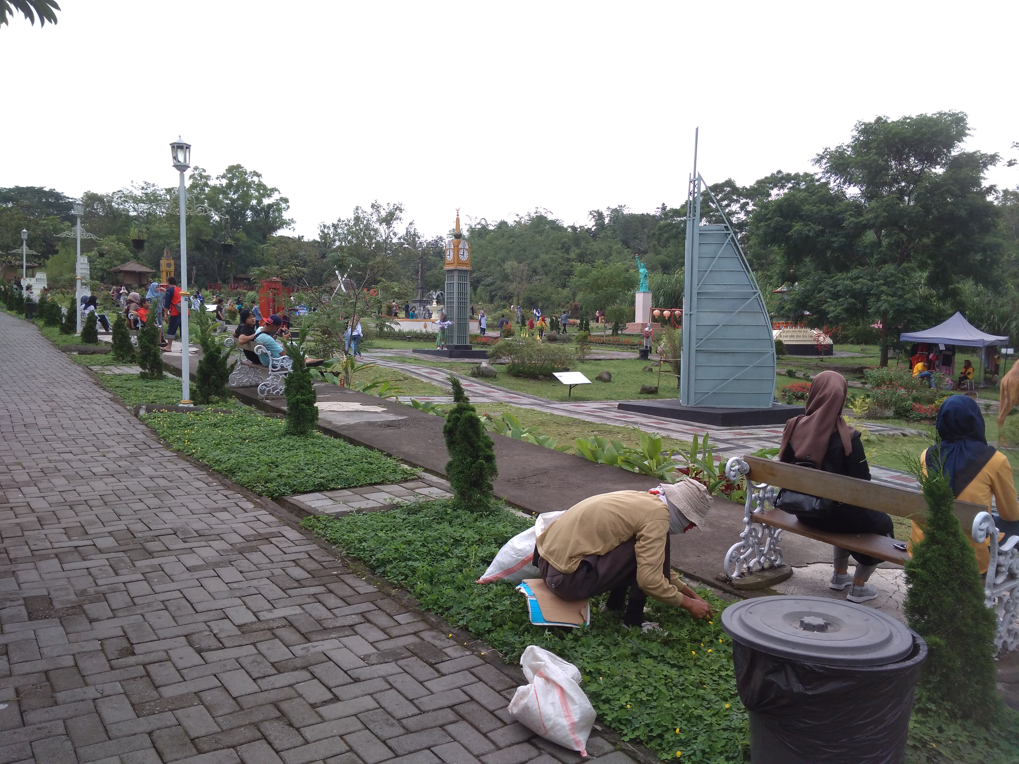 Tak heran lagi jika jogja merupakan tempat favorit para wisatawan untuk berlibur. Merapi Park Wikipedia Bahasa Indonesia Ensiklopedia Bebas