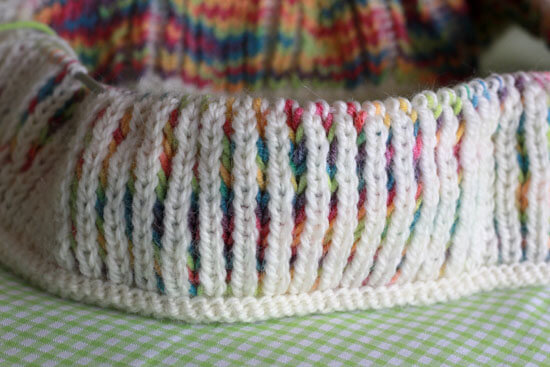 The process is simple but it requires a little time. Two Colour Brioche Cowl