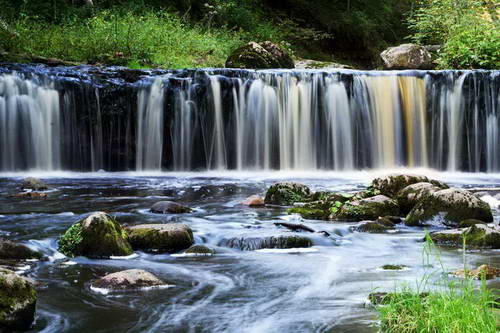 Течение реки образует каскад из двух небольших водопадов. Valdaj Sajt Goroda Valdaj Interesnoe Ryadom V Poiskah Vodopadov