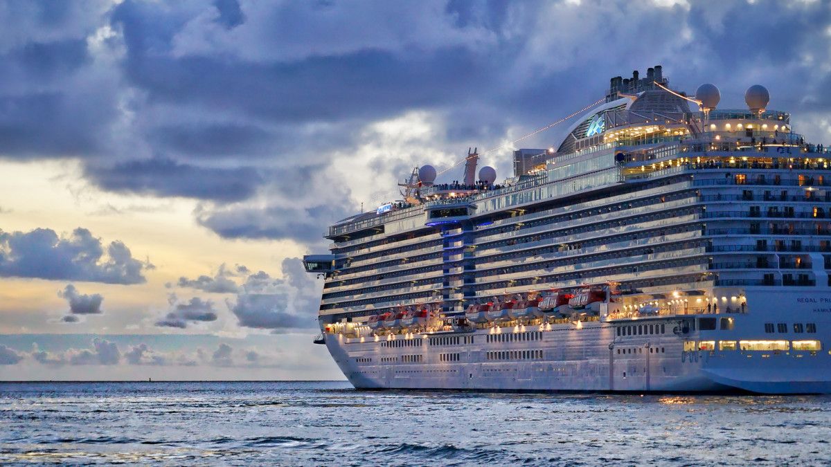 Allora preparatevi con scarpe e abiti comodi: La Valigia Perfetta Per Una Crociera Da Ricordare - Vaniglia&CaffÃ¨