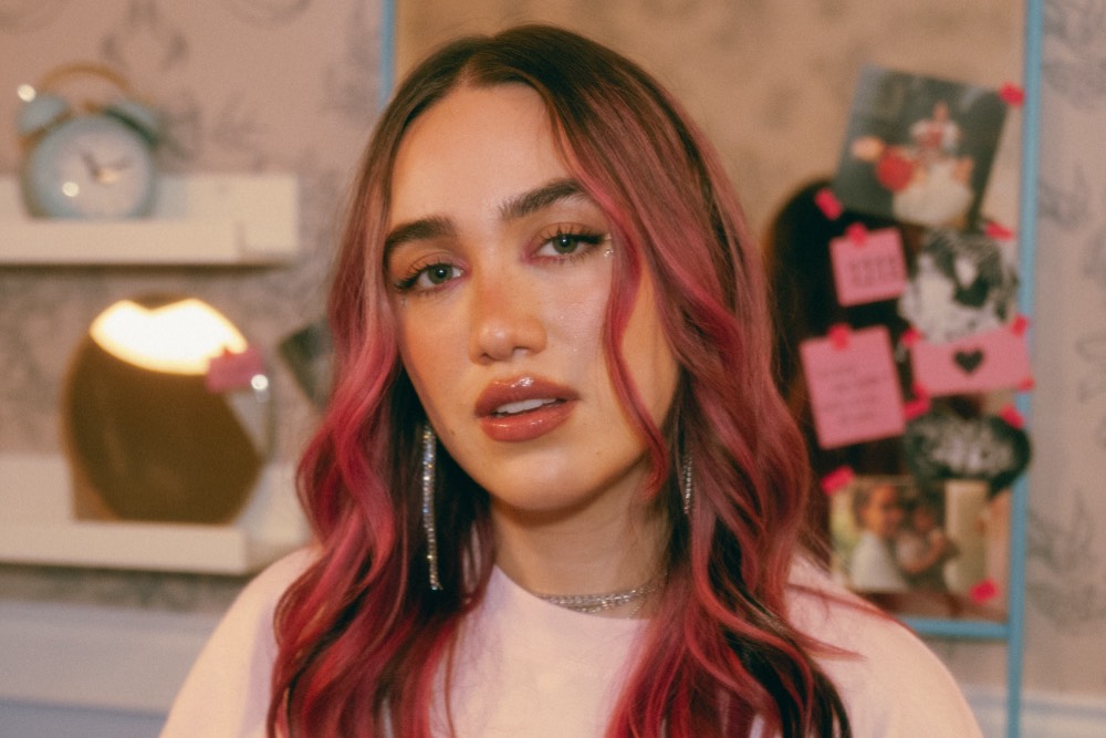 Ela Taubert Unveils Track List for Debut Album ‘Preguntas A Las 11:11’ Featuring Joe Jonas, Max Martin and Morat (EXCLUSIVE)