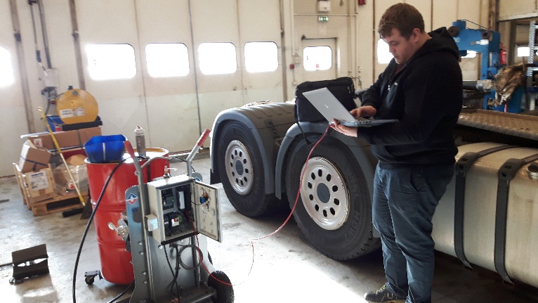 Olíugreiningartölva