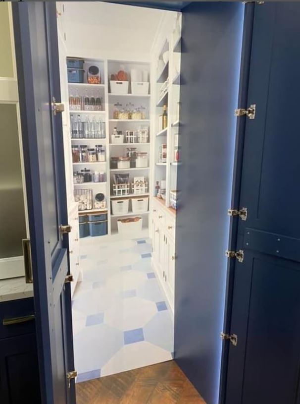 kbis 2022 dream walk in pantry