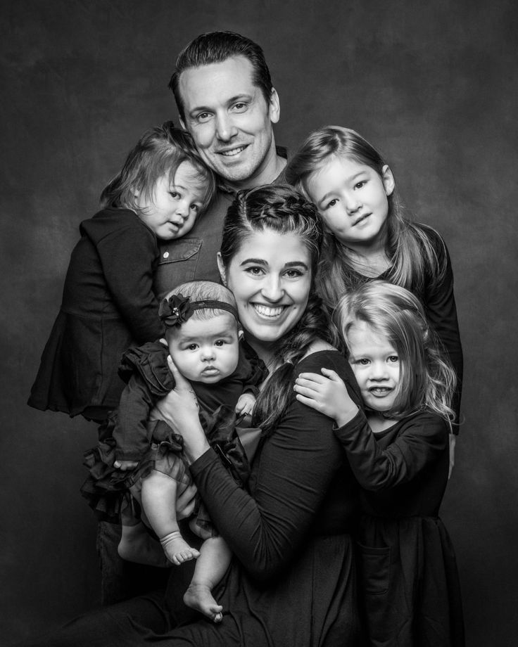 family photoshoot ideas family photoshoot ideas in studio family photoshoot ideas at home family picture ideas outfits family photoshoot ideas outdoor family photoshoot ideas with baby unique family photo ideas family of 3 photoshoot ideas family of 4 photoshoot ideas couple photoshoot ideas what should i wear to a family photo shoot what colors are best for family photos is it ok to wear black in family photos