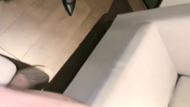 爆操黑丝长腿高跟美女，操到抽搐