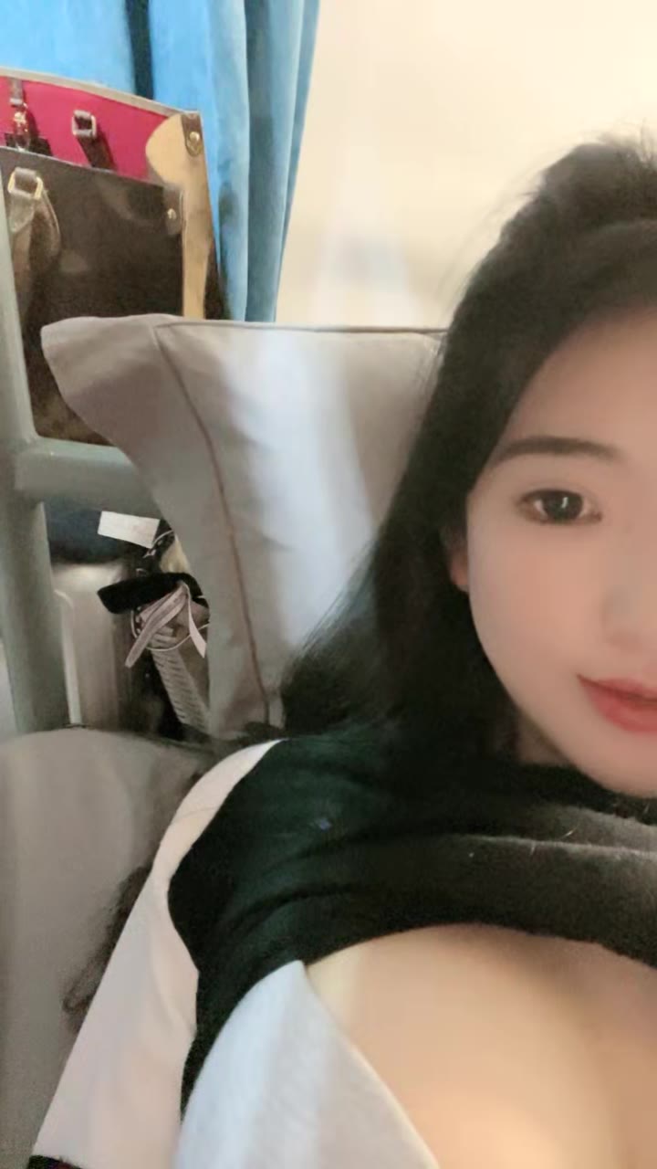 #大二学妹 大学生新人~极品身材美乳~超美一线天