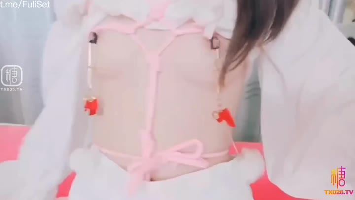 【粉嫩萝莉】双穴自慰开发 乳夹口球束缚自我玩弄 粉嫩骚穴蜜汁流不停