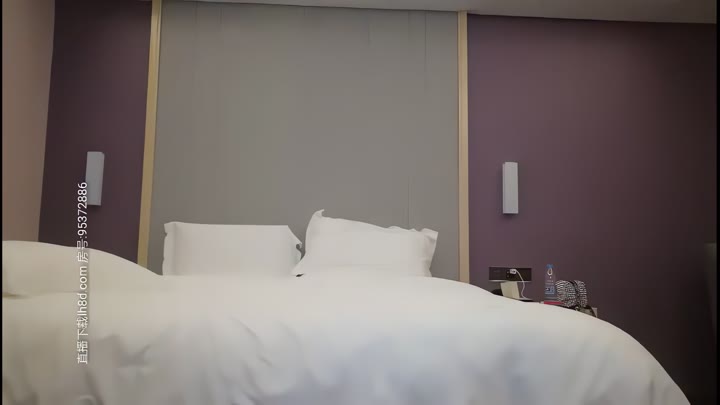 【#小宝寻花】甜美妹子加钟再叫个妹子双飞，口交一起舔弄扣逼骑脸舔逼，骑坐抽插猛操呻吟娇喘