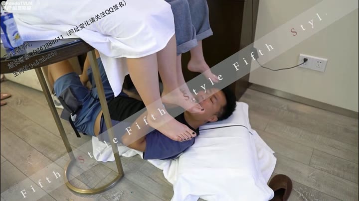 超白脚 踩脸 喂食