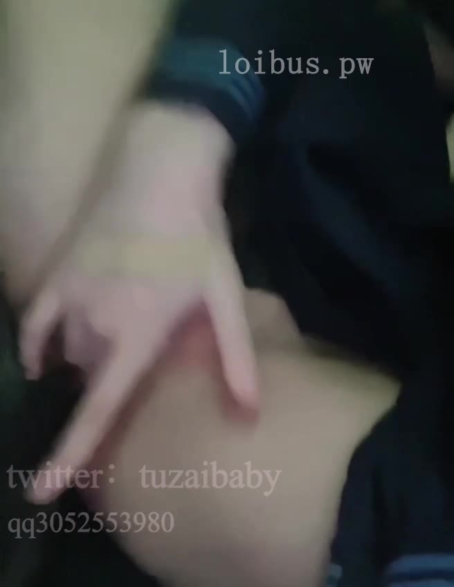 #TuziBaby JK馬路邊露出
