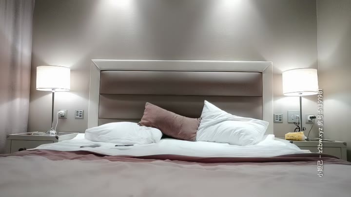 【#千人斩探花】约战网红脸外围，丰乳肥臀风骚尤物，幸亏仙丹加持才不落下风