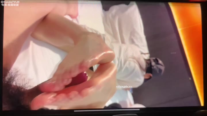 印象足拍27期 极品鸭舌帽大学生，妹妹很清楚可人，粉红美乳好可爱，手足口全都有