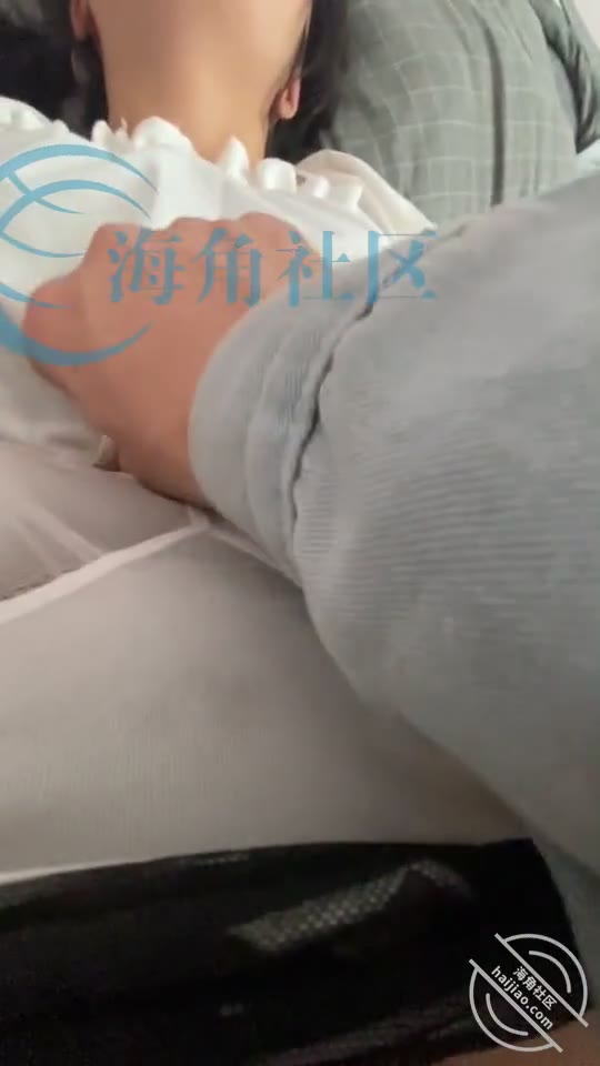 和小萝莉的合租日记，把精液射到小母狗的屁股里