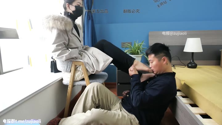 第五风格 办公室桌下舔脚