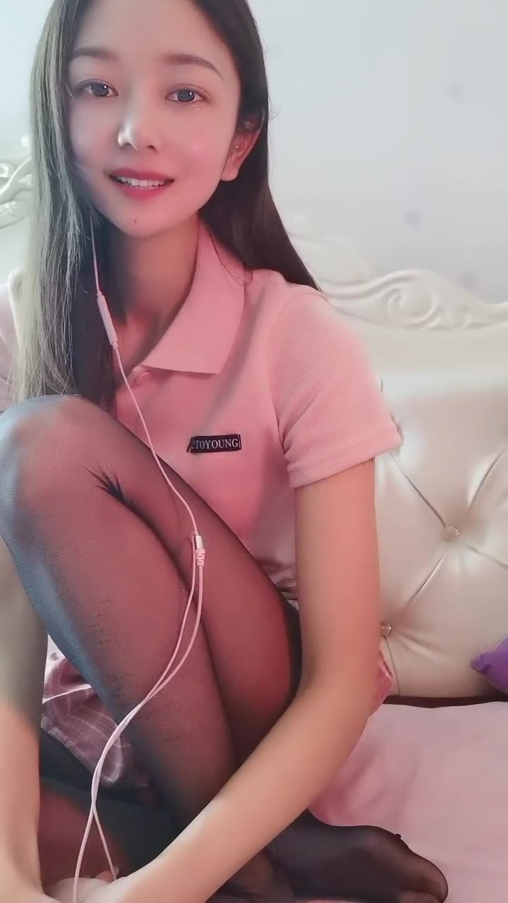 甜心小西柚 清纯嫩妹美女主播露B掰穴诱惑，特写毛毛比较多丰满鲍鱼