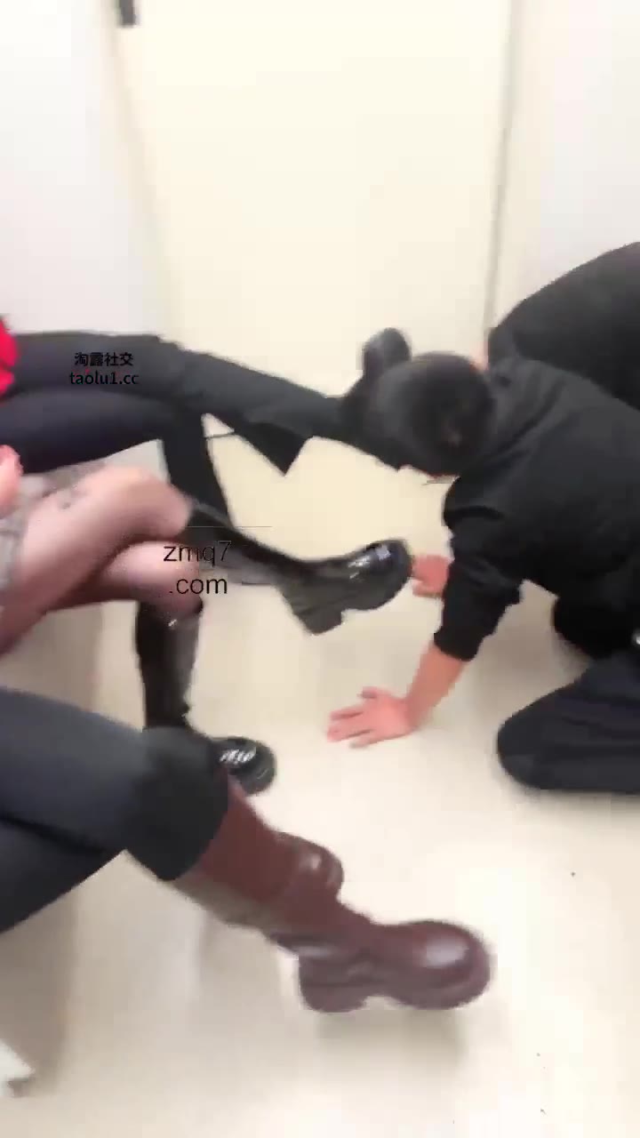 伊晨 暴虐地铁猥亵男