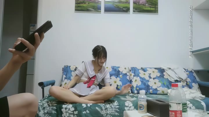 【#千人斩探花】JK清纯萌妹子，骑在身上摩擦倒立6口交，站立后入深喉插嘴