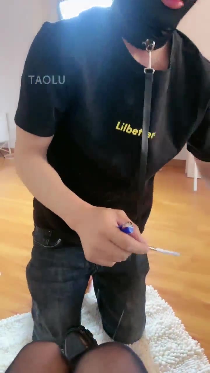 玉儿姐姐 贱狗做主人脚垫 赏耳光 赏舔主人的黑丝袜