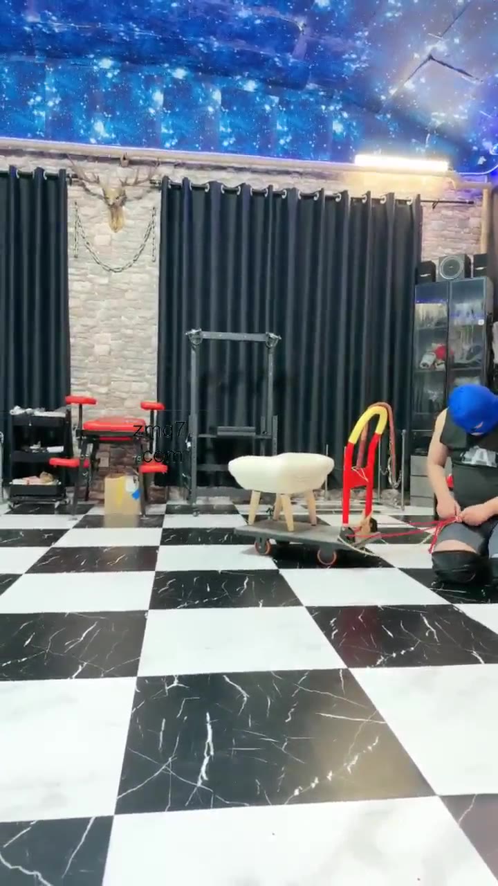 红焱 拉扯 调教马奴 骑人马