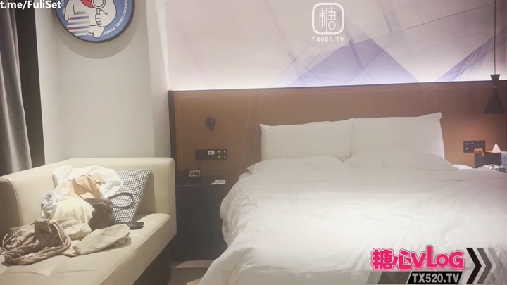 【肥猫探花】约操极品骚妹 网红脸爱吃肉棒 多体位插穴不停