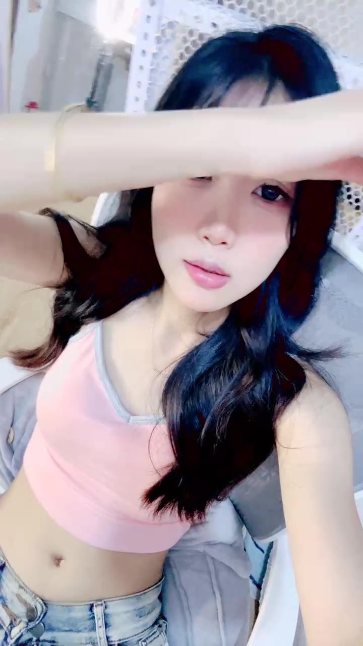 #直播 绿播区颜值美少女下海