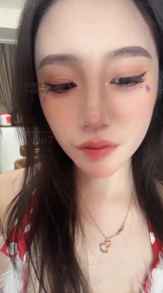 反差楠熙 母狗给男奴榨精2