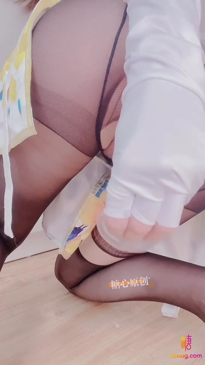 【米娜学姐】-coser骚货小狐狸黑丝自慰，失禁潮喷