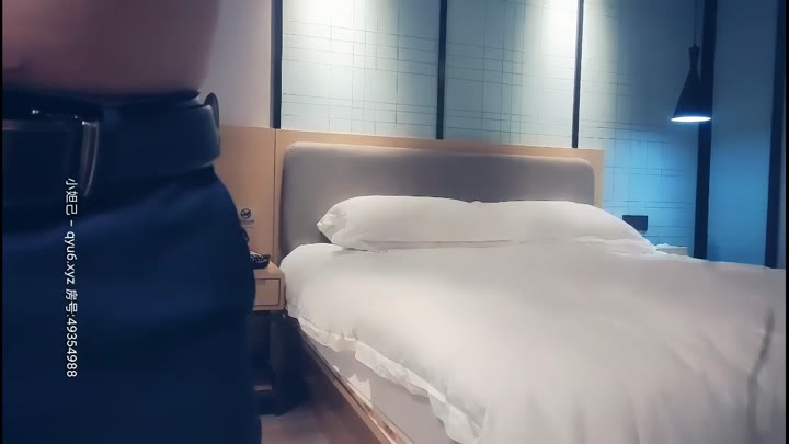 【#赵总寻花】开朗大方的长腿美女被赵总一顿折腾，各种姿势干的撕心裂肺，还被偷射进嘴里