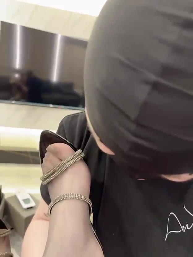 简一 女主丰臀坐脸 窒息训练 圣水浇狗头 羞辱