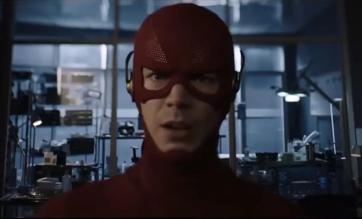 In 2015, miller told mtv news that he thought it was awesome that two versions of the flash could exist. What That Crisis On Infinite Earths Cameo Could Mean For The Flash Movie Fandom