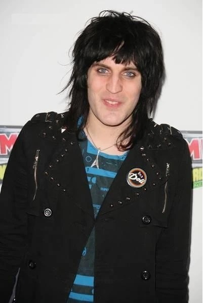 Noel fielding · matt lucas replaces sandi toksvig as host of great british bake off · noel fielding 'given £150,000 pay rise' to stay on bake off · noel fielding . Noel Fielding | The IT Crowd Wiki | Fandom